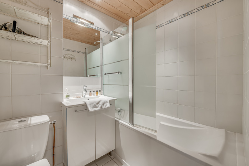 _lv_images__lot_0000000526_04_14211792