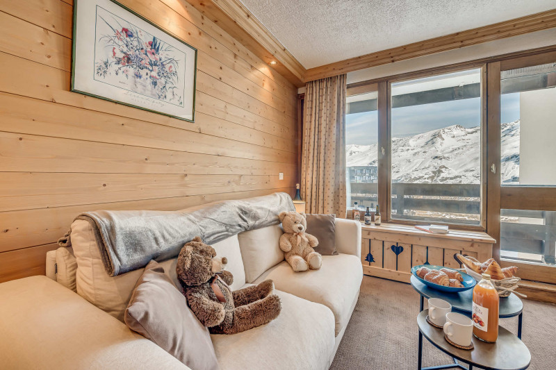 _lv_images__lot_0000000526_06_14211794