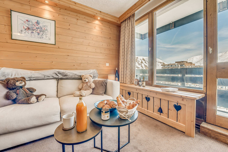 _lv_images__lot_0000000526_14_14463028