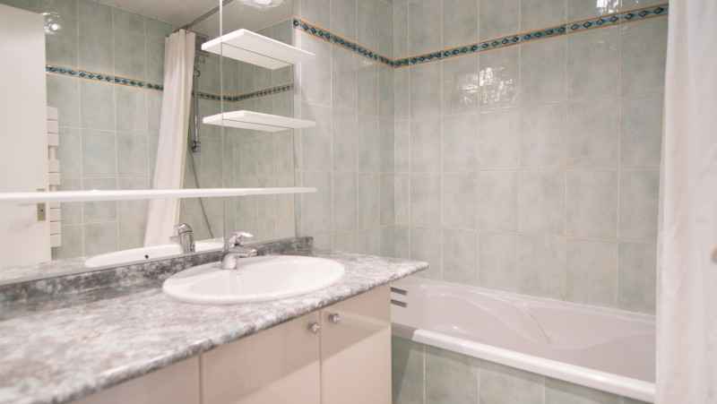 _lv_images__lot_0000010203_11_13836332