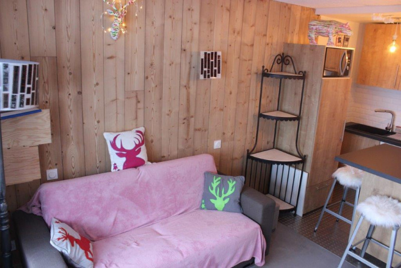 _lv_images__lot_0000010406_03_13081356