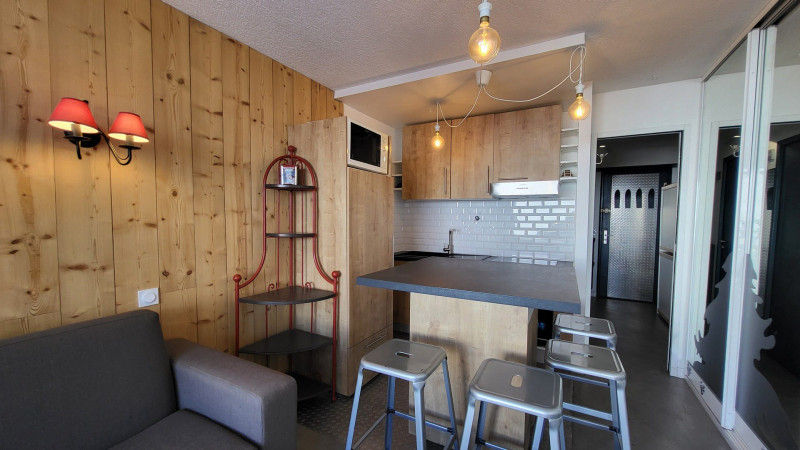 _lv_images__lot_0000010406_05_14466560