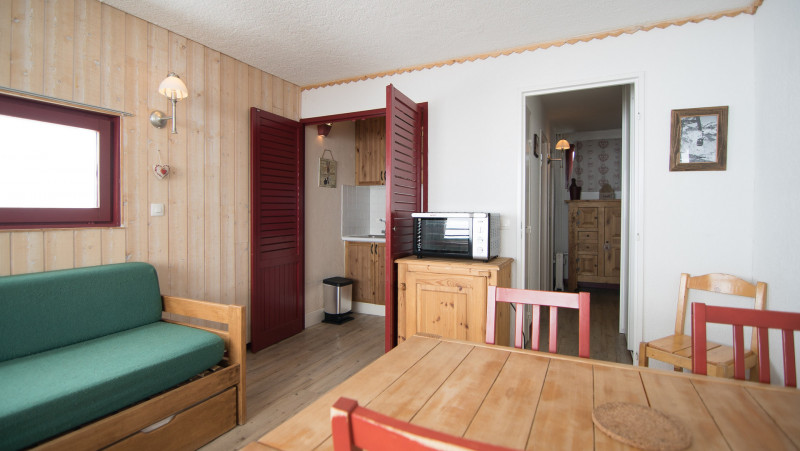 _lv_images__lot_0000010501_03_14110524