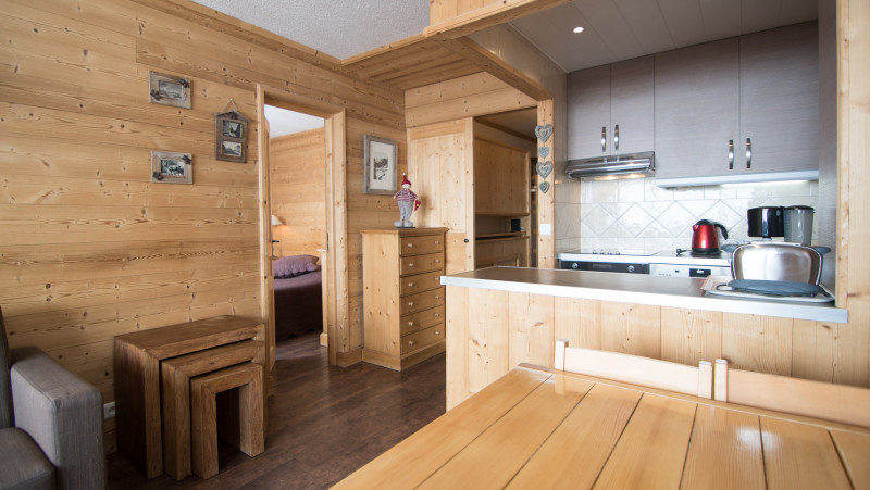 _lv_images__lot_0000010503_04_13081582