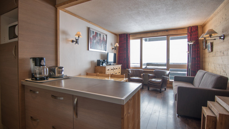 _lv_images__lot_0000010503_06_14373183