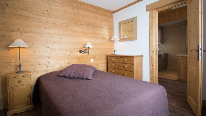 _lv_images__lot_0000010503_09_13936824