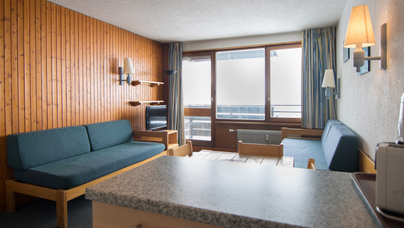 _lv_images__lot_0000010704_06_13579561