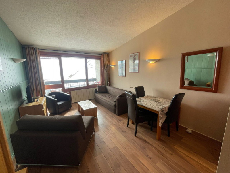 _lv_images__lot_0000010904_02_14071002