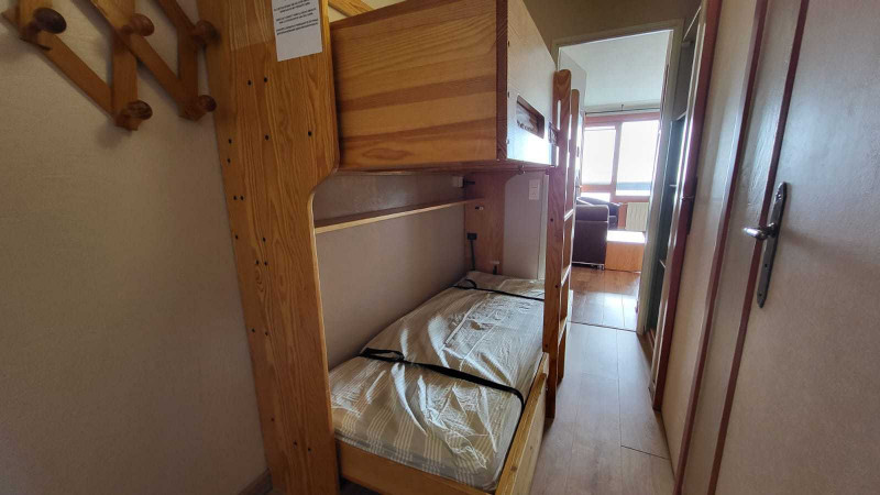 _lv_images__lot_0000010904_03_14363220