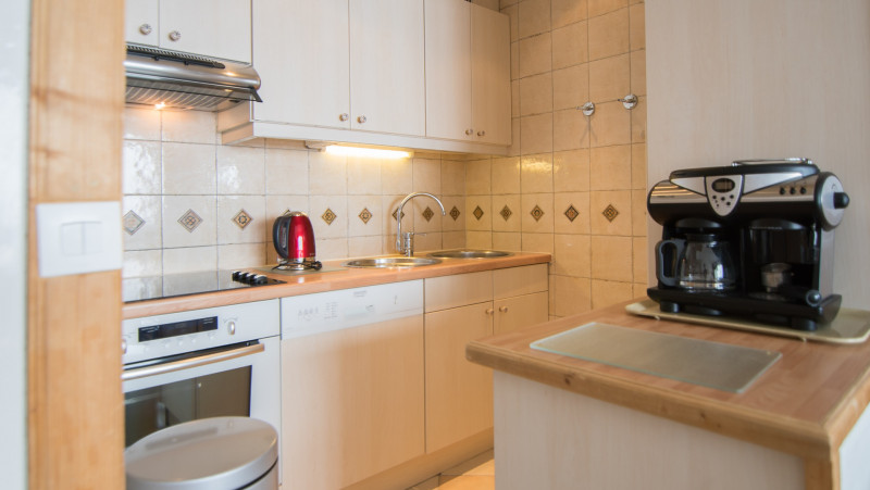 _lv_images__lot_0000010906_05_14420279