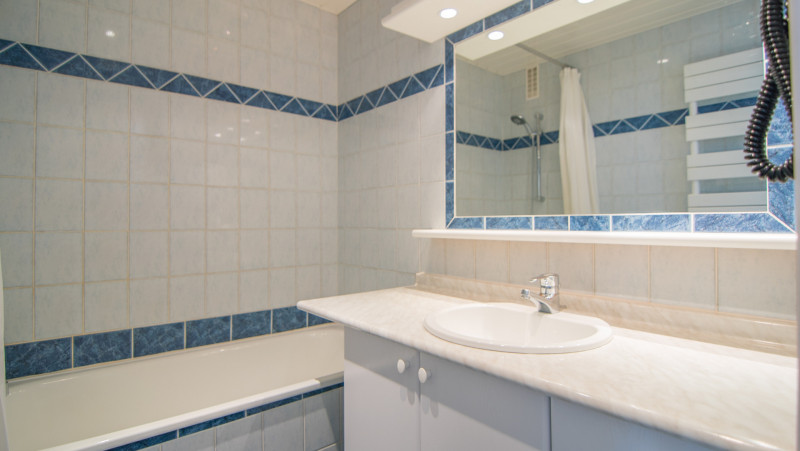 _lv_images__lot_0000011112_12_14071040