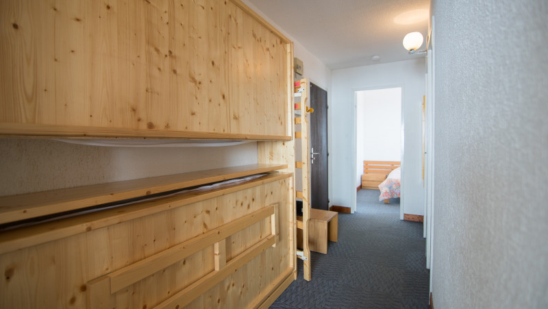 _lv_images__lot_0000011214_06_14071942