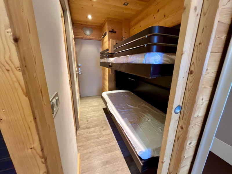 _lv_images__lot_0000030103_08_14410363