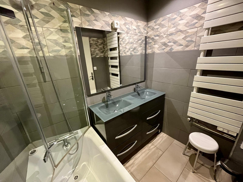 _lv_images__lot_0000030104_06_14070887