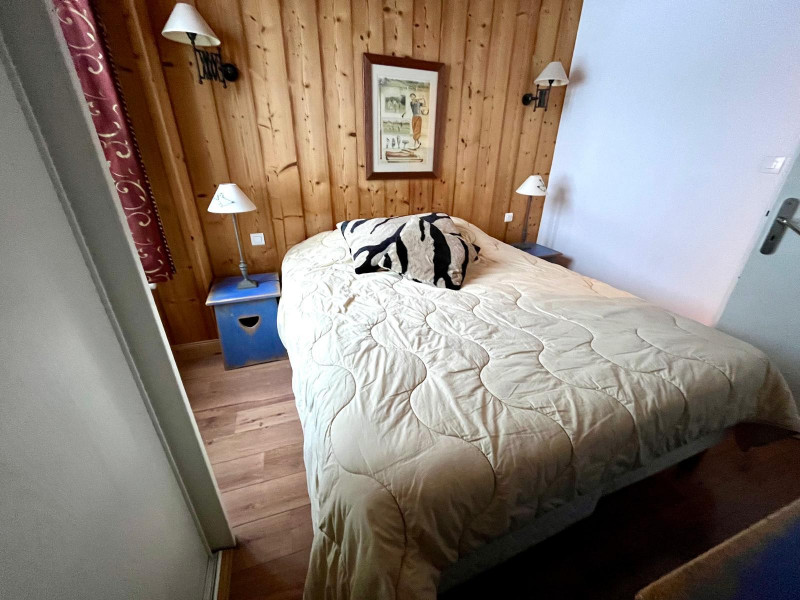 _lv_images__lot_0000030104_09_14070890