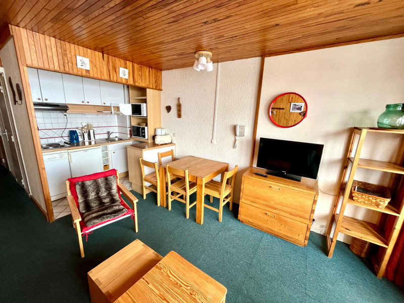 _lv_images__lot_0000030202_06_14374003