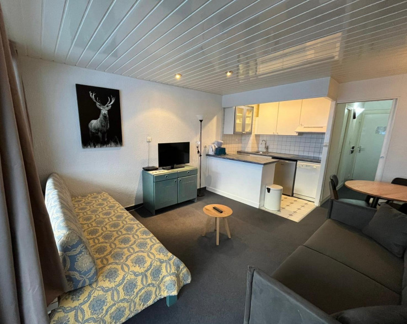 _lv_images__lot_0000030303_02_13835435