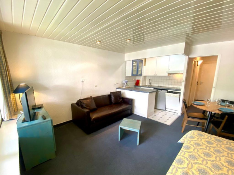 _lv_images__lot_0000030303_04_13081855