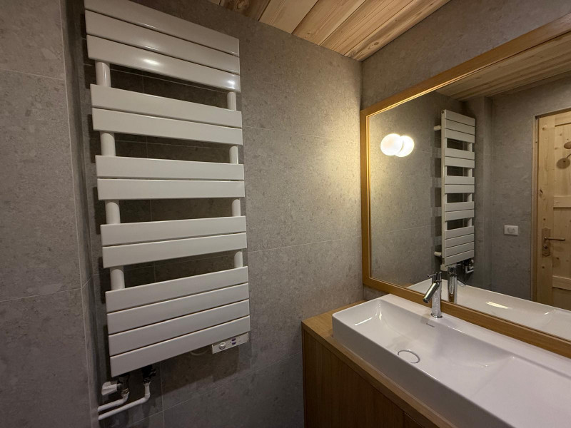 _lv_images__lot_0000030309_05_13456303