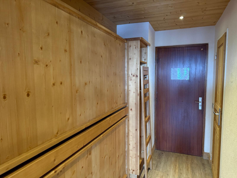 _lv_images__lot_0000030310_03_13937124