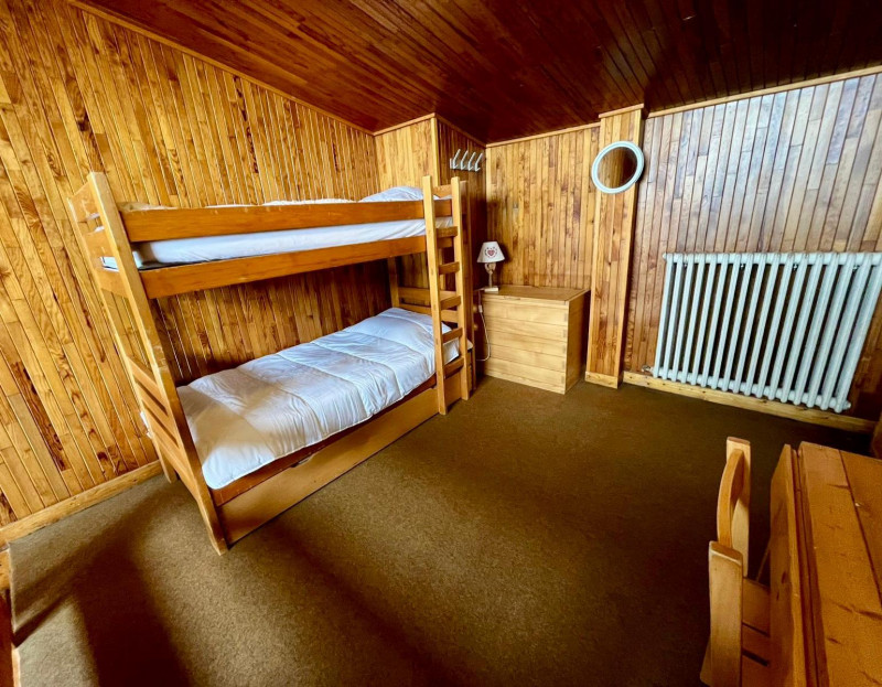 _lv_images__lot_0000030402_09_14373686