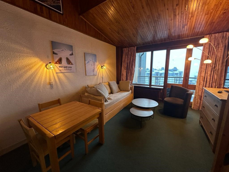 _lv_images__lot_0000030406_03_13082091