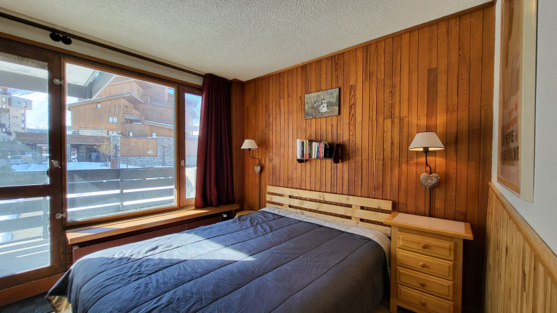 _lv_images__lot_0000050015_08_13936567