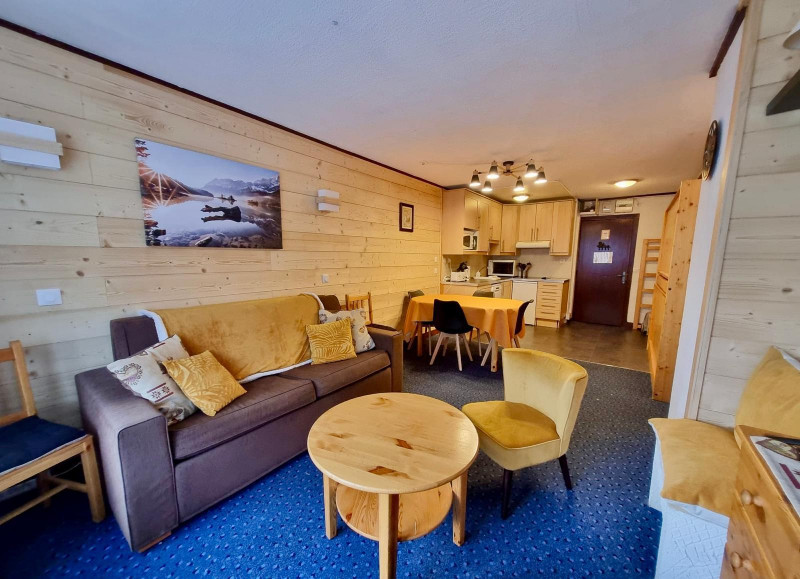 _lv_images__lot_0000070018_02_14419201