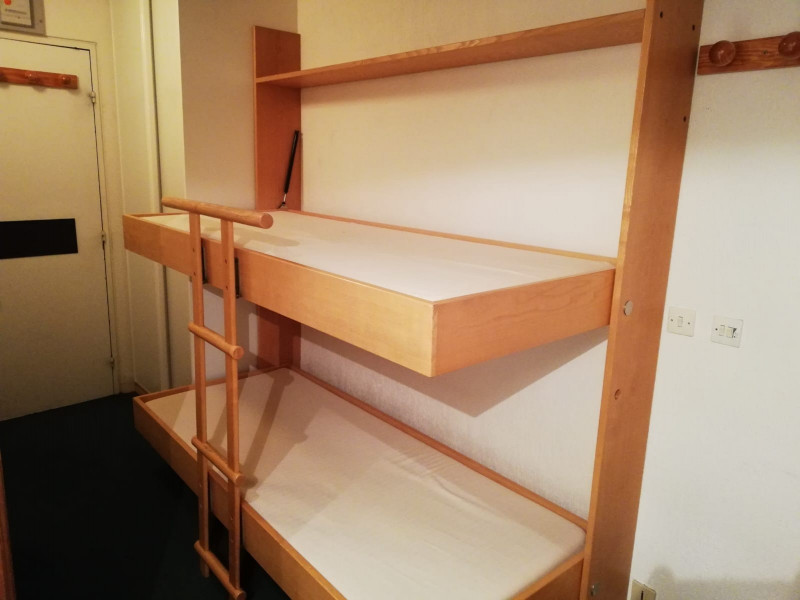 _lv_images__lot_0000100040_08_13175998 _lv_images__lot_0000100040_08_13175998