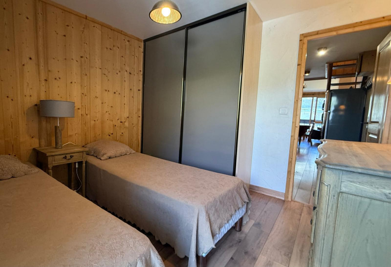 _lv_images__lot_0000160044_06_13455498