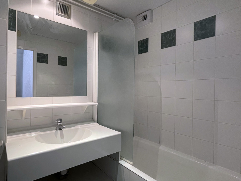 _lv_images__lot_0000230110_11_13588097 _lv_images__lot_0000230110_11_13588097