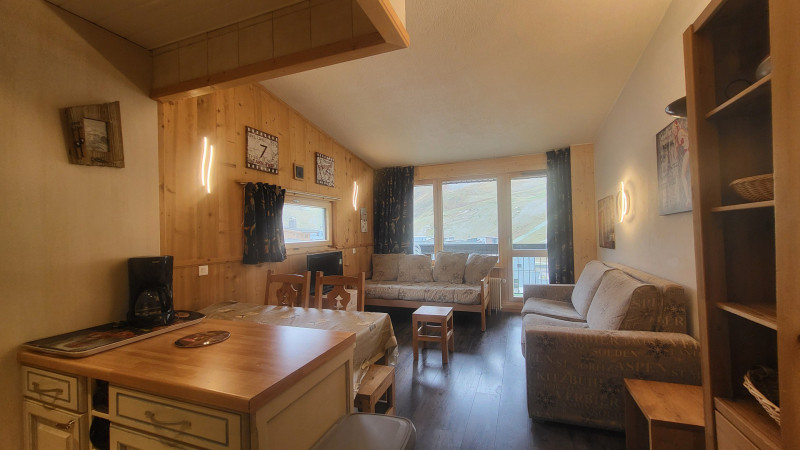 _lv_images__lot_0000230135_01_15837605