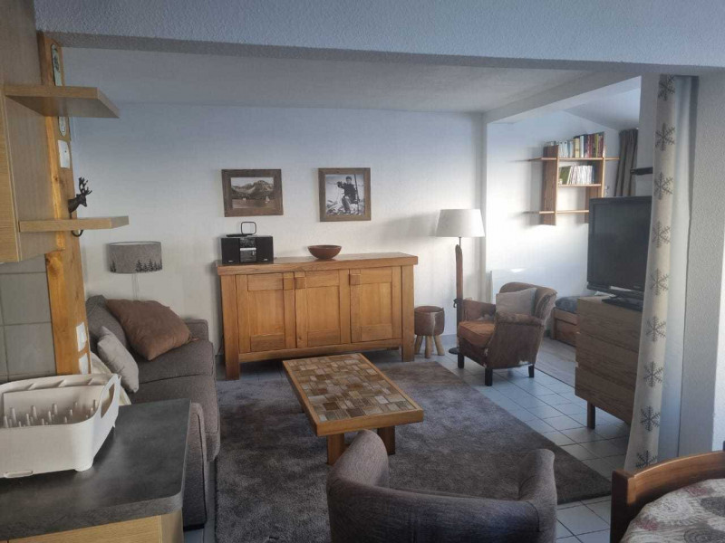 _lv_images__lot_0000230155_01_13165571 _lv_images__lot_0000230155_01_13165571