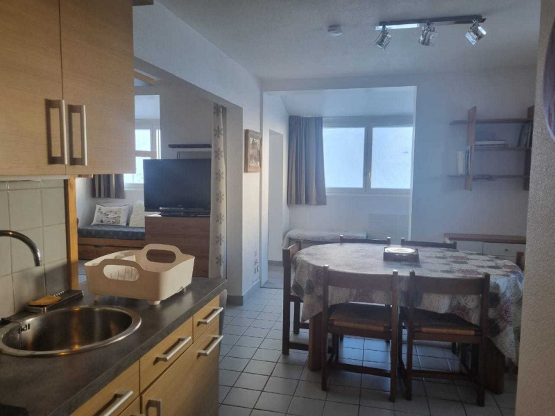 _lv_images__lot_0000230155_06_14419147