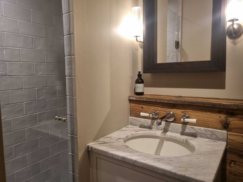 _lv_images__lot_0000230156_09_13937293