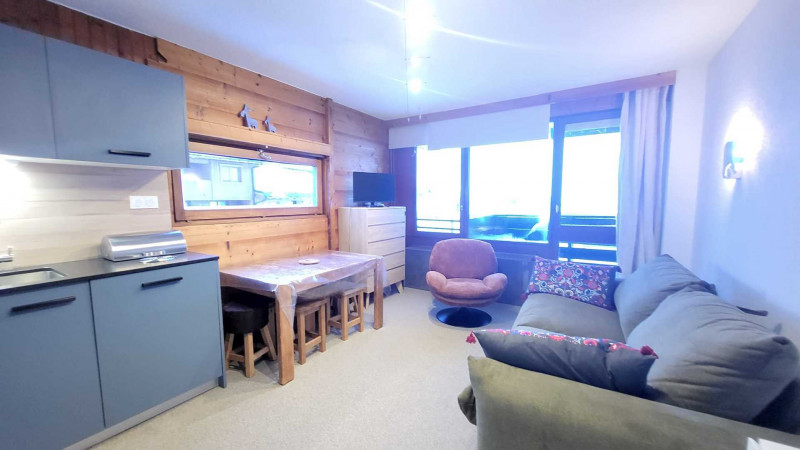 _lv_images__lot_0000230169_01_14280574