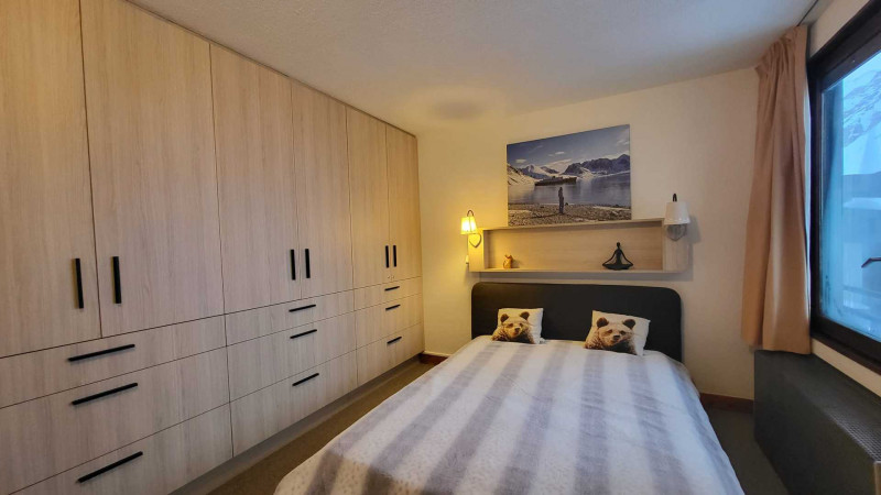 _lv_images__lot_0000230169_03_14409830