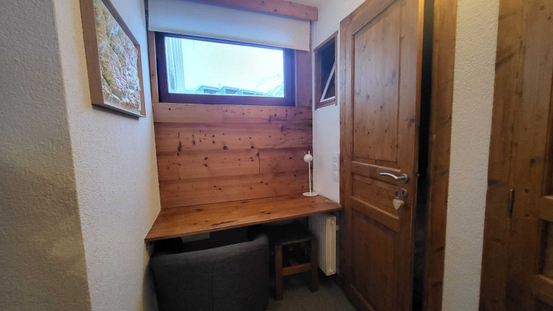 _lv_images__lot_0000230169_12_14372718