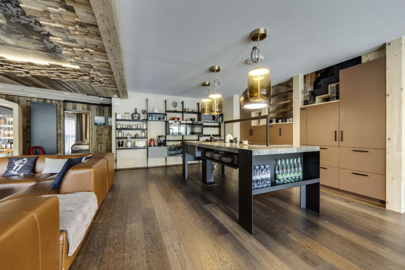 _lv_images__lot_0060511291_02_14024839