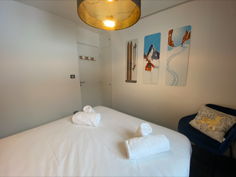 _lv_images__lot_0060511570_08_13938802