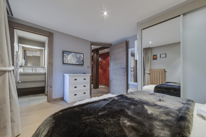 _lv_images__lot_0074061616_11_13938690