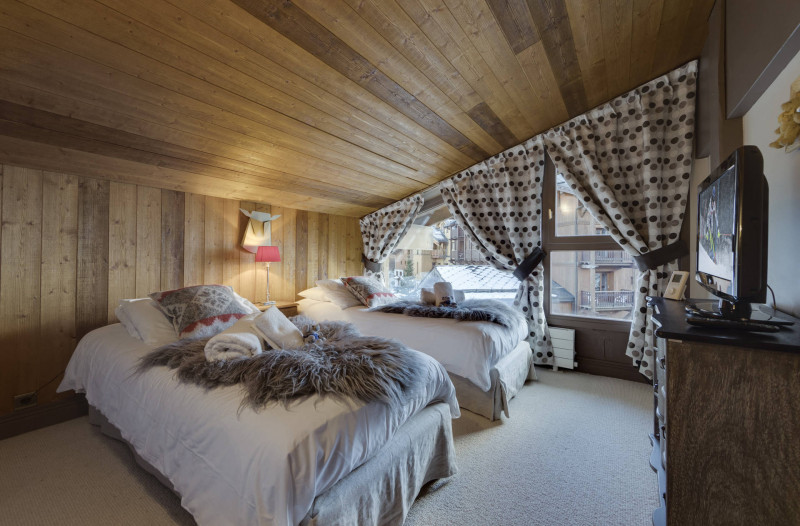 _lv_images__lot_0074061616_13_14468511