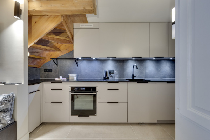 _lv_images__lot_0074061685_06_14394414