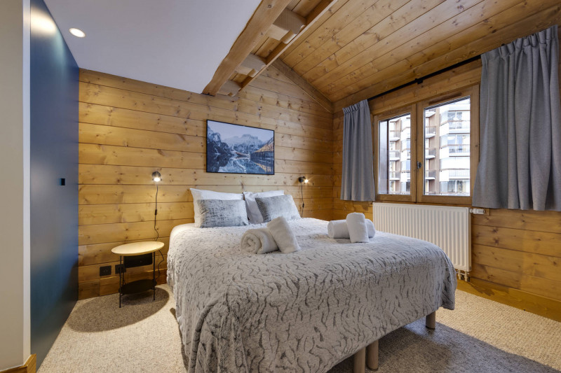 _lv_images__lot_0074061685_12_14217533