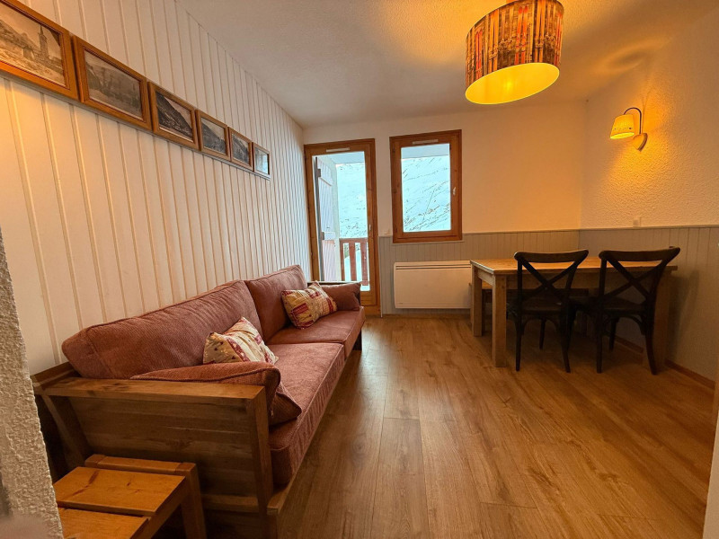 _lv_images__lot_0074061694_03_13553119