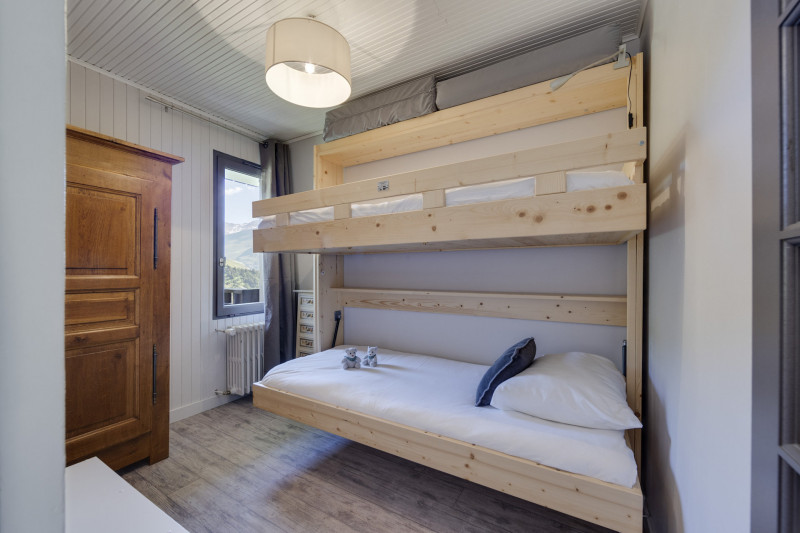 _lv_images__lot_0074061846_08_14282969