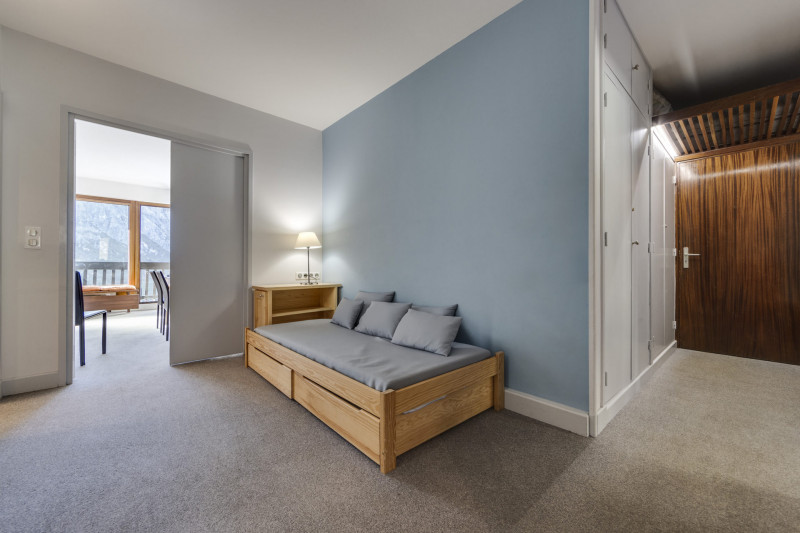 _lv_images__lot_0074061989_04_13828295