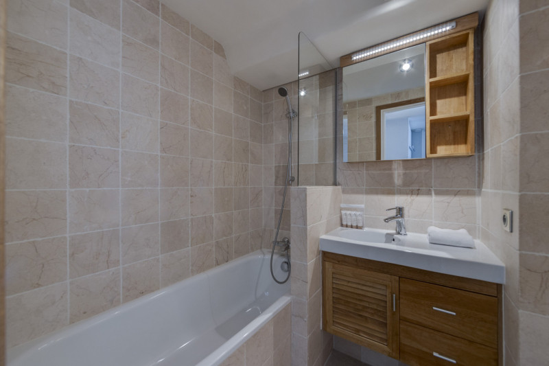 _lv_images__lot_0075100801_13_14236762 _lv_images__lot_0075100801_13_14236762