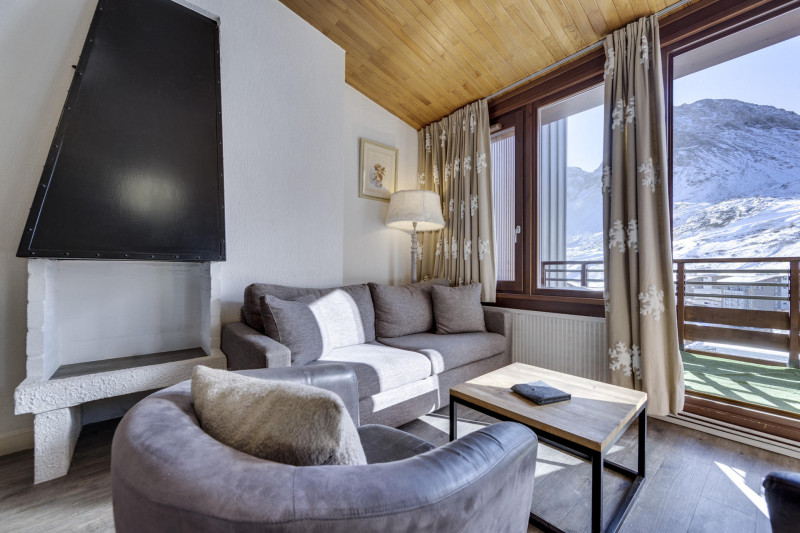 _lv_images__lot_0075553350_02_13552772