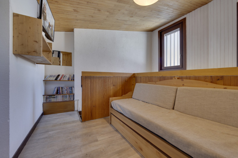 _lv_images__lot_0075553350_14_14374988